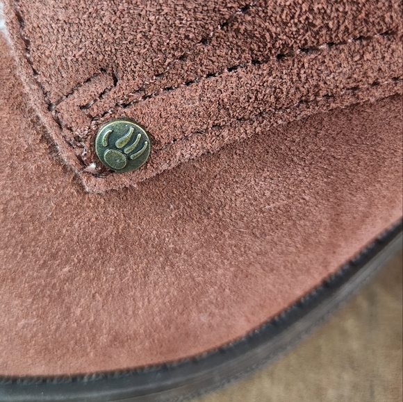 BEARPAW Topaz Genuine Sheepskin Footbed Block Heel Boot - Picture 9 of 15